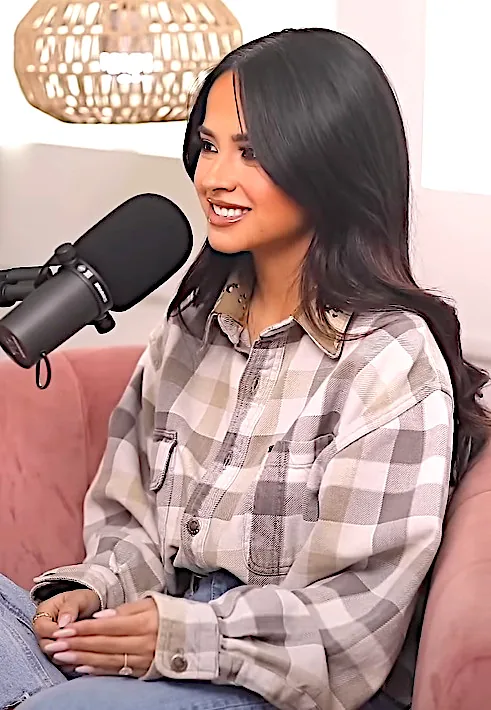 Becky G feat. Bad Bunny, photo