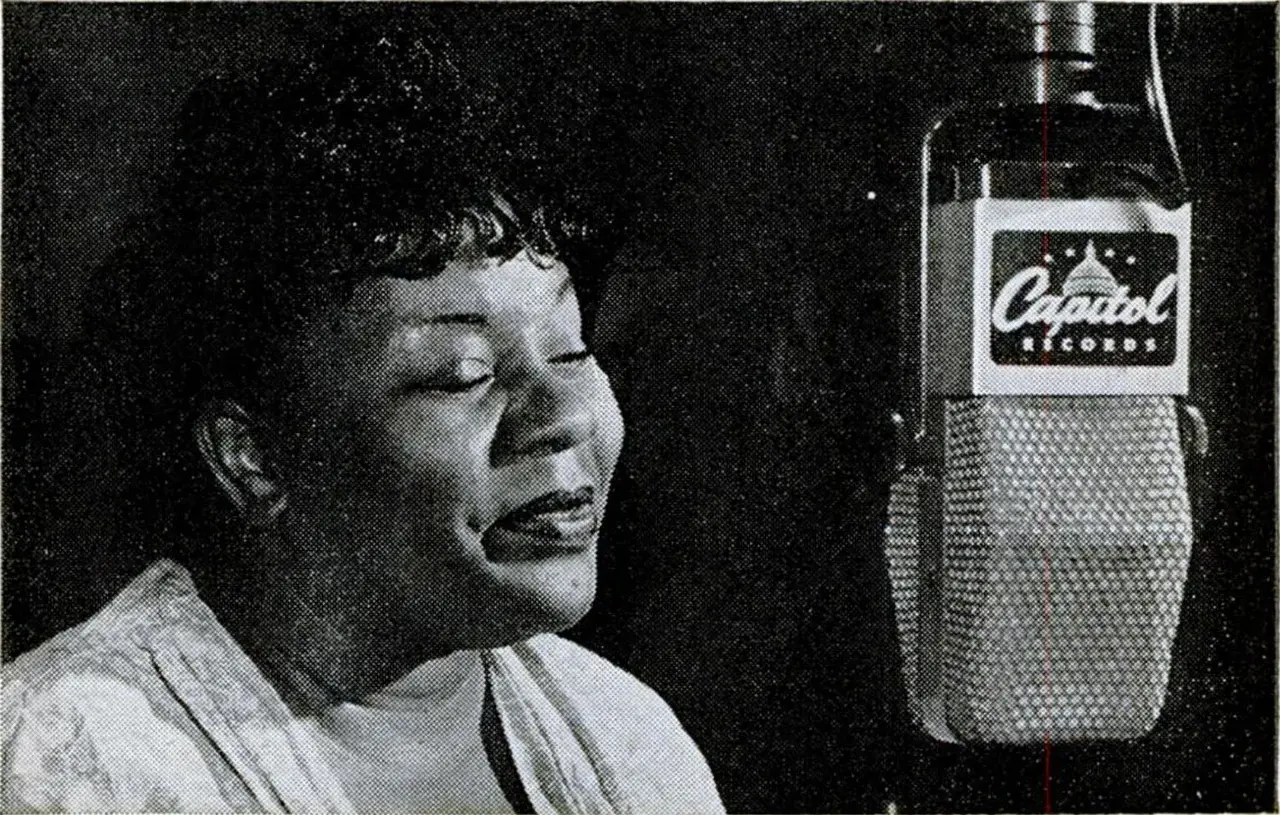 Julia Lee (photo from Jet, 8 May 1952, p. 63), photo