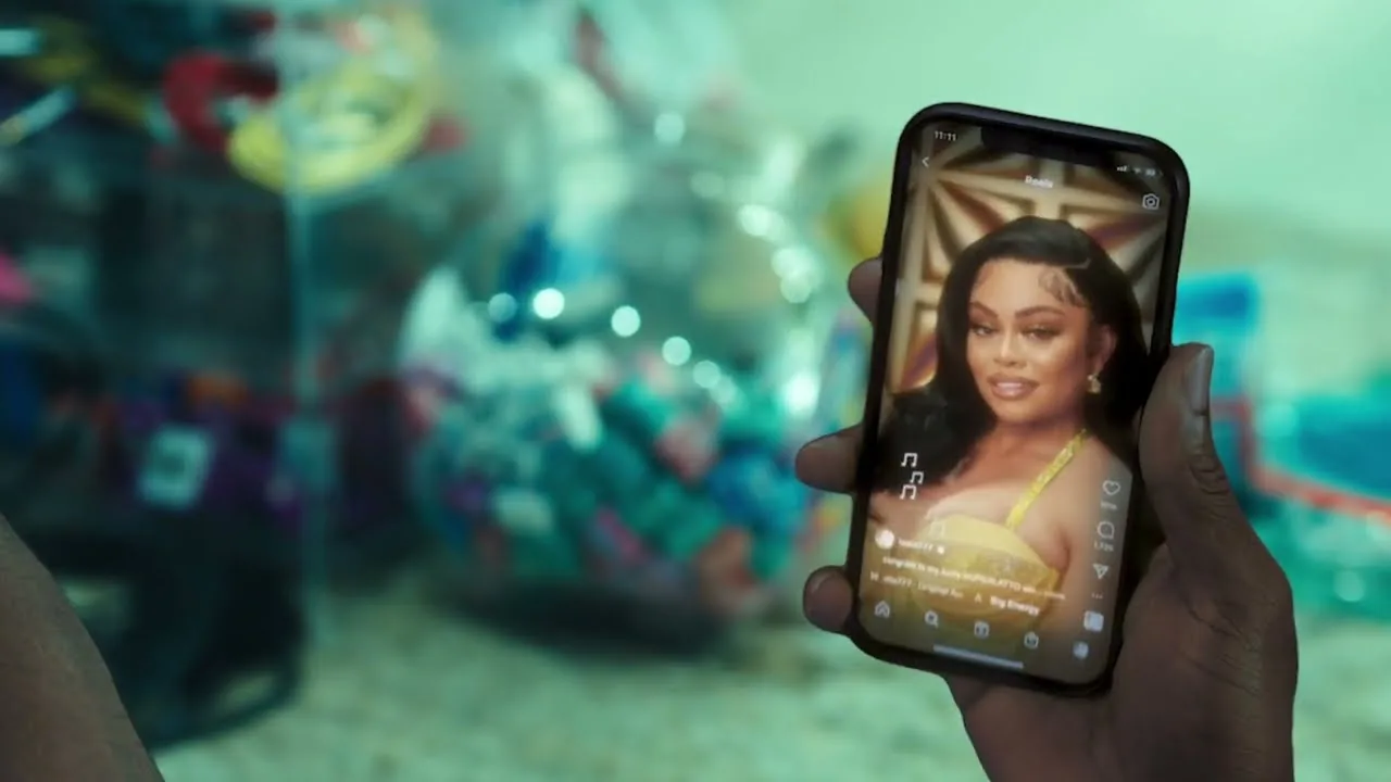 Big Energy video, frame at 75%