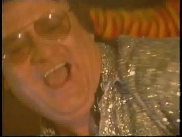 Ti si mangiate la banana video, frame at 25%