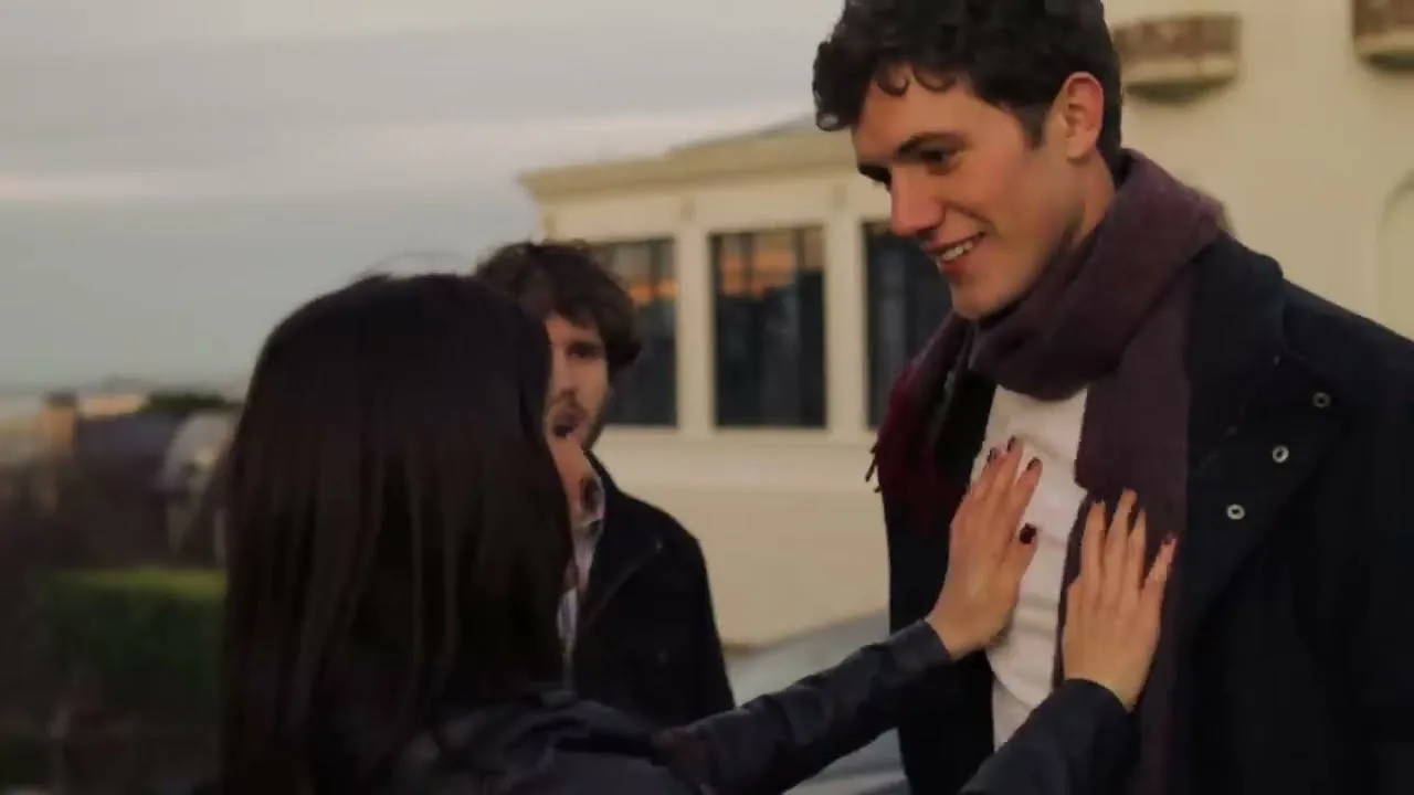 Ex-Boyfriend video, frame at 50%